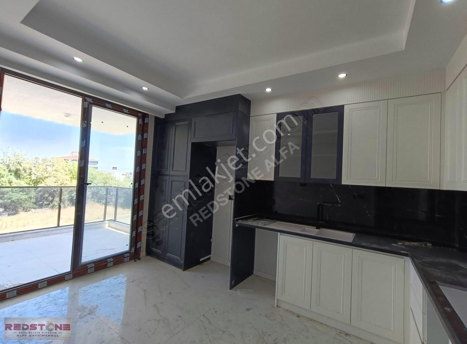 Denizli Şemiklerde Satılık 3+1 Ara Kat Daire