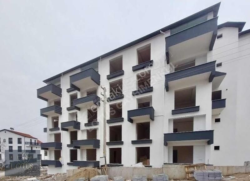 Gölcük Cumhuriyet Satılık Daire Değirmendere 3+1 Dubleks 130m2 Deniz Ve Doğa Manzaralı Daire