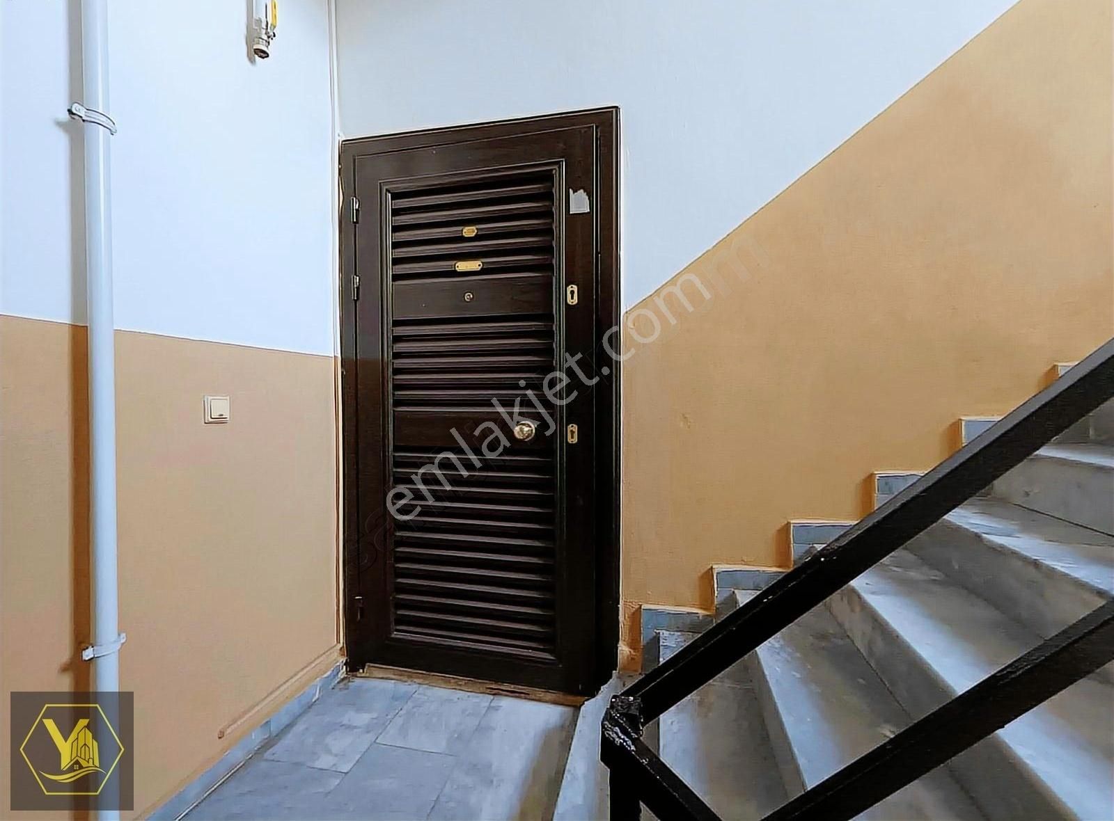 Muratpaşa Yenigün Kiralık Daire Yenigün Mh. Mevlana Kavşağında Arakat 3+1 Kiralık