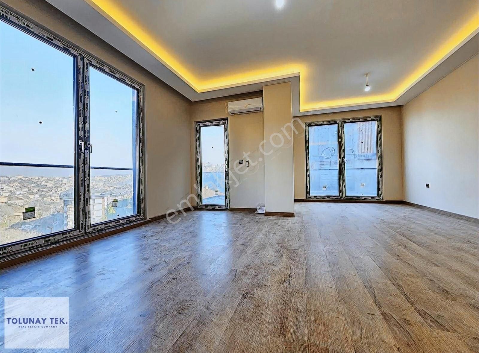 Üsküdar Küçüksu Satılık Daire 3+1/120 M2 Site İçerisinde Sıfır Önü Açık Ferah Ara Kat