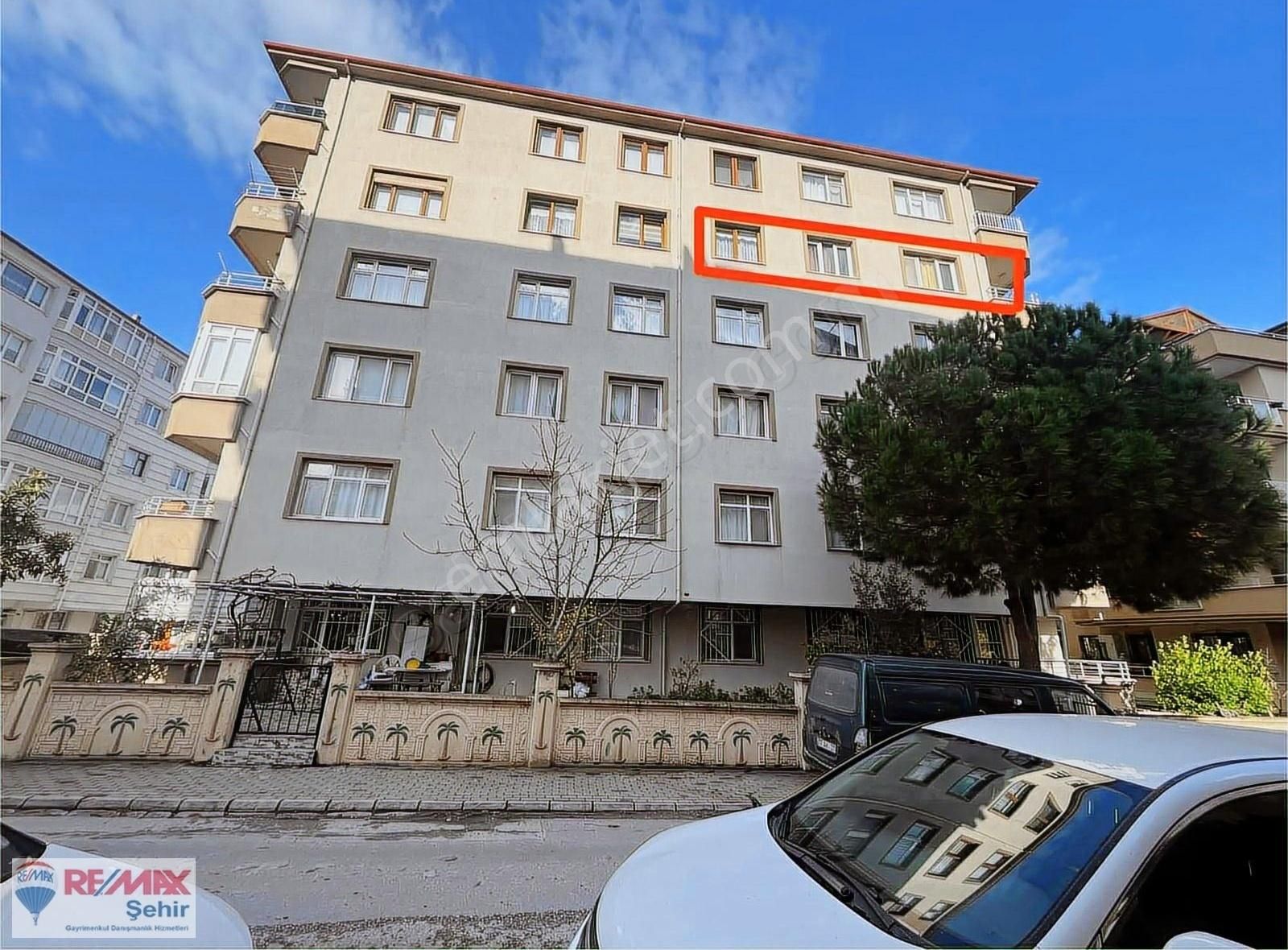 Yalova Merkez Bahçelievler Satılık Daire Remax Şehir 2 De Marmara Caddesin De Satılık 2+1 Ara Kat Daire