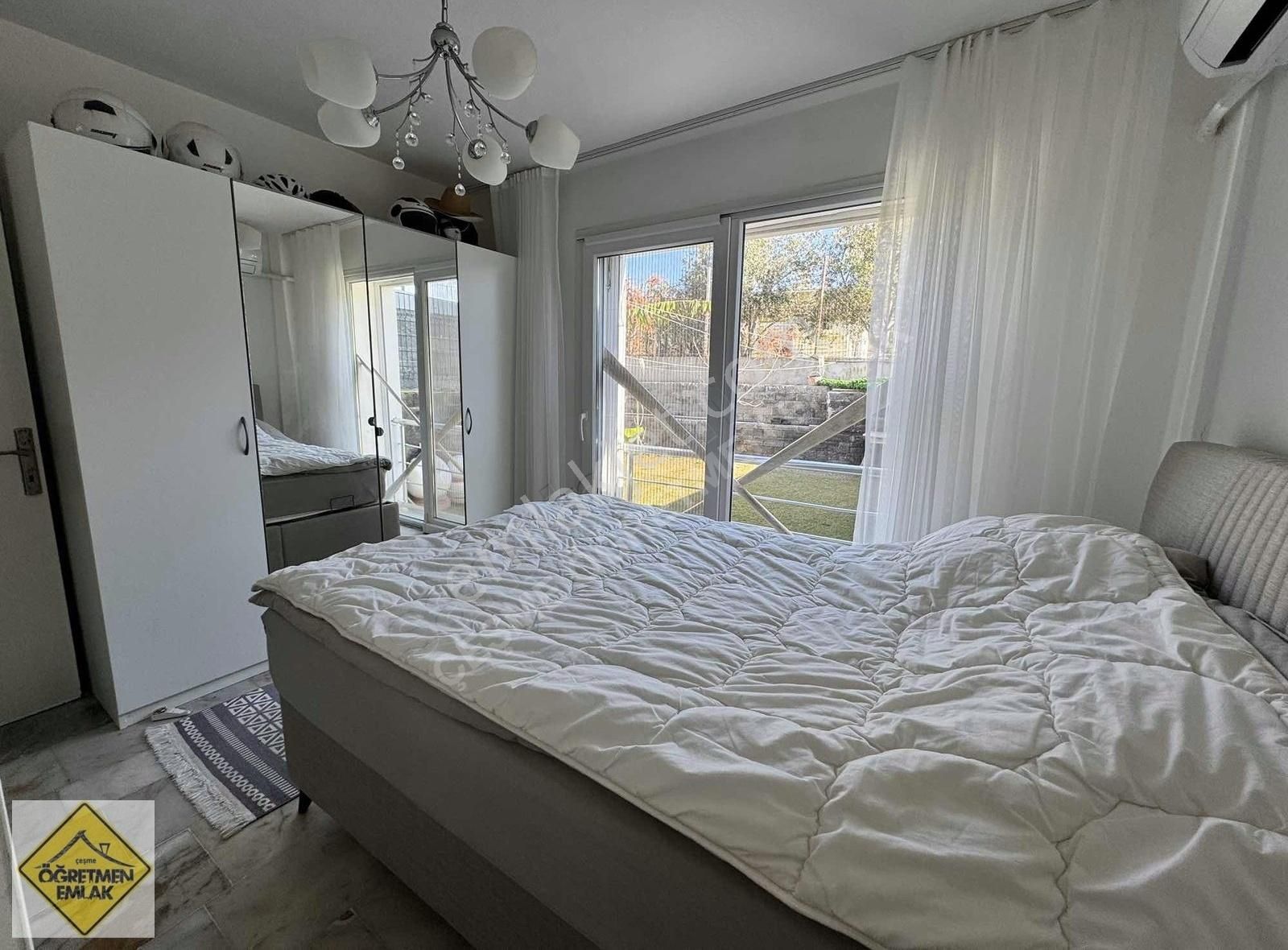 Muhteşem Konumda Denize Sıfır Eşsiz Geniş Bahçeli Villa - Görsel 10