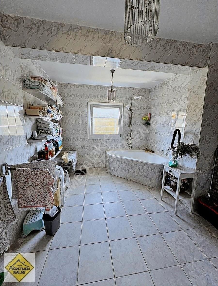 Muhteşem Konumda Denize Sıfır Eşsiz Geniş Bahçeli Villa - Görsel 26