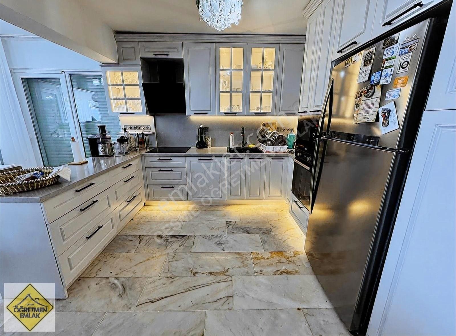 Muhteşem Konumda Denize Sıfır Eşsiz Geniş Bahçeli Villa - Görsel 25