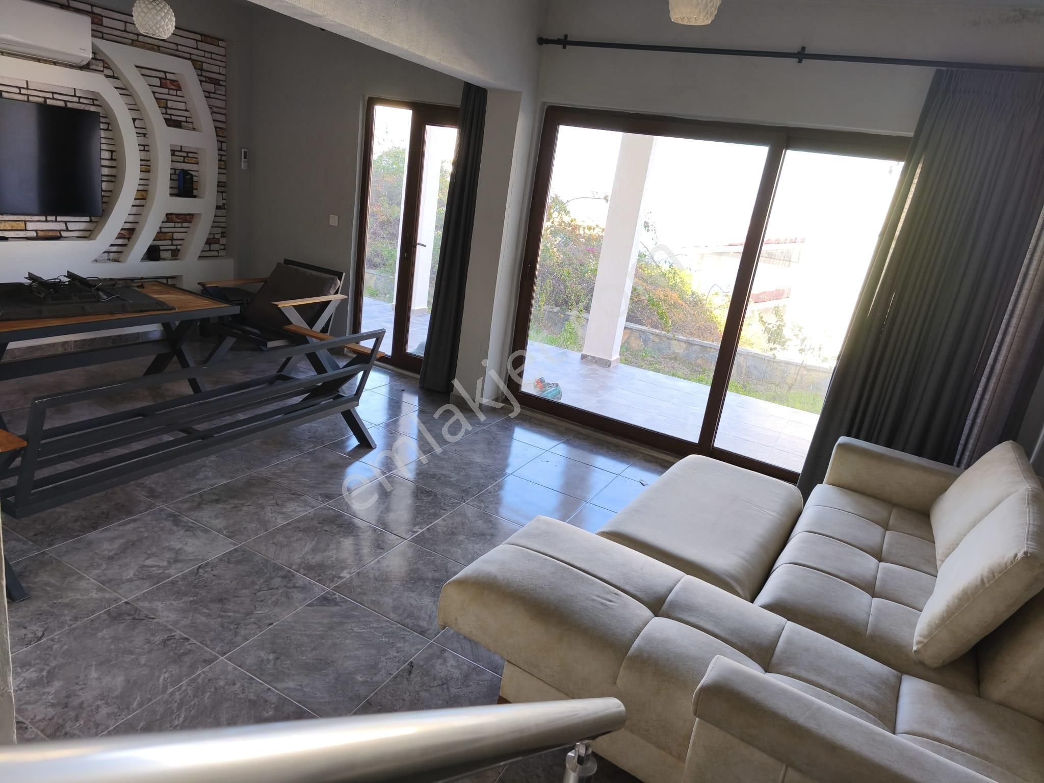 Bodrum Gündoğan Satılık Villa Sakin Konumda Deniz Manzaralı