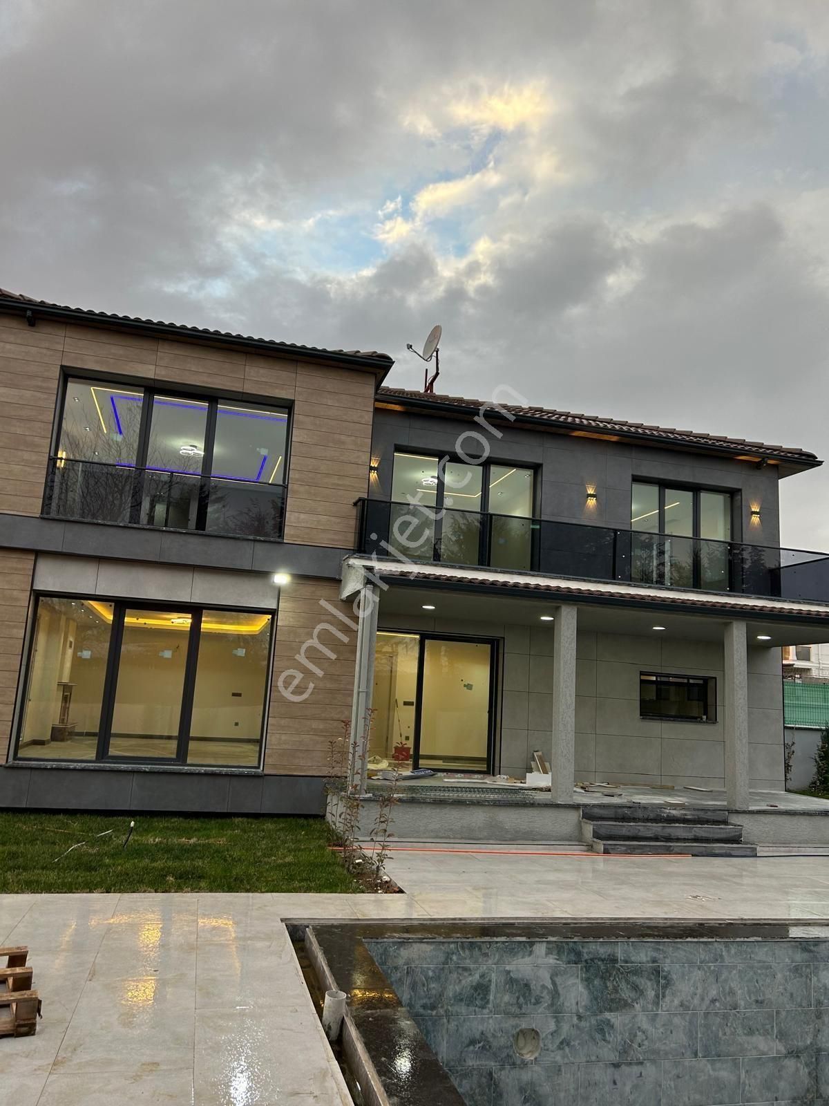 Kendini Seven Bu Villayı Alsın - Görsel 4