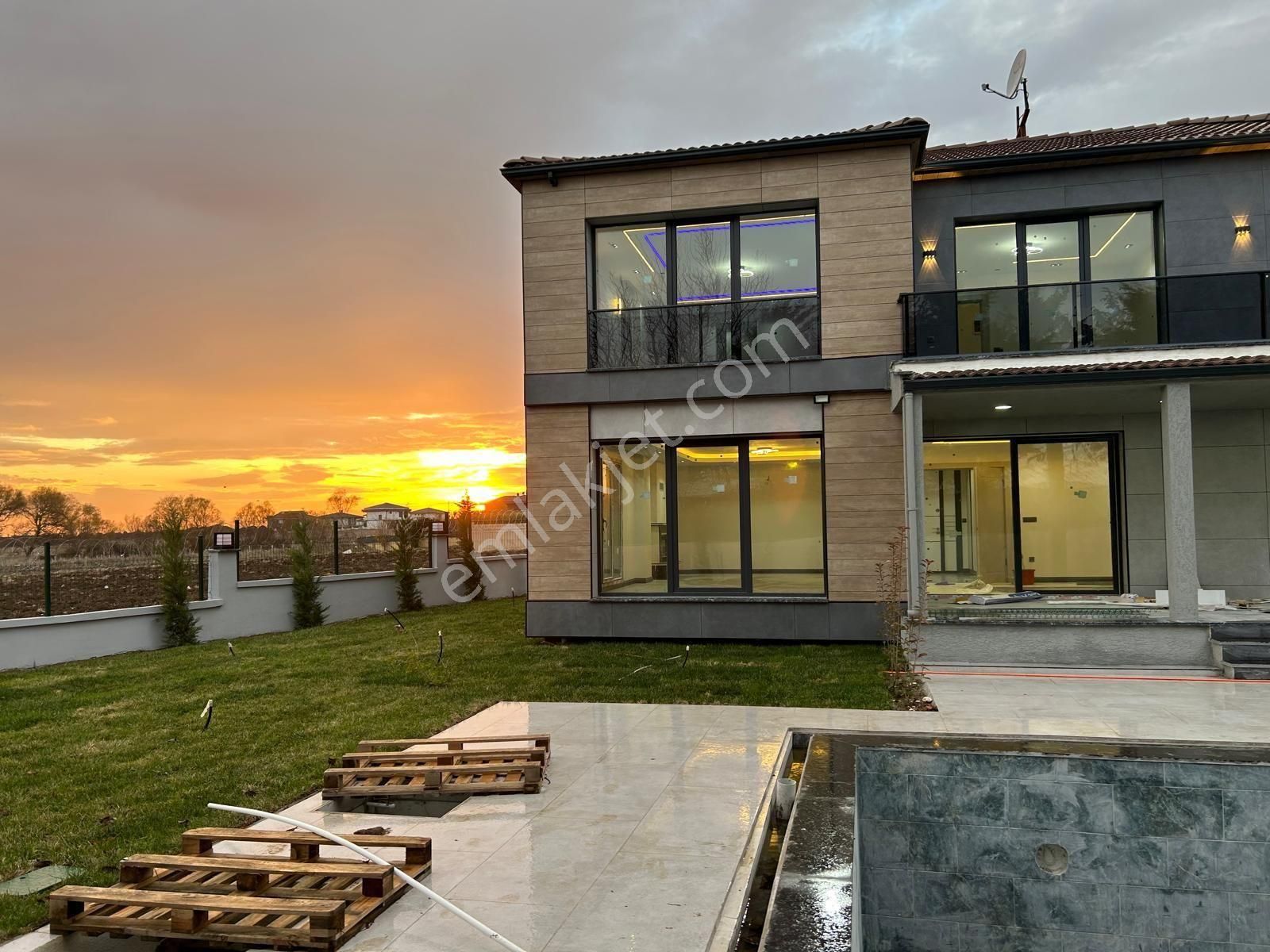 Kendini Seven Bu Villayı Alsın - Görsel 3