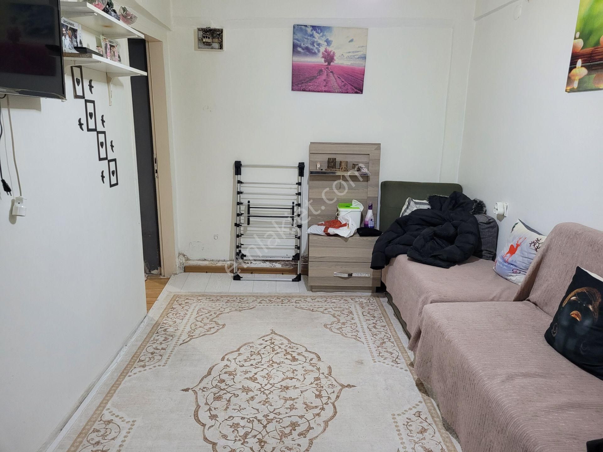 İstanbul Bahçelievler Şirinevlerde Satılık 1+1 Bahçekat
