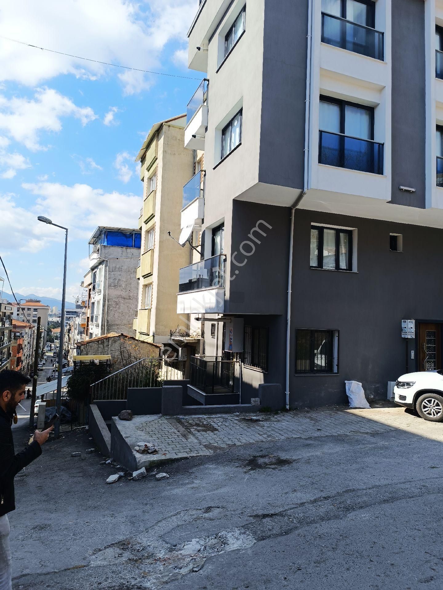 Konak Zafertepe Satılık Daire İzmir Park Avm Yakını 1+1 Satilik Daire