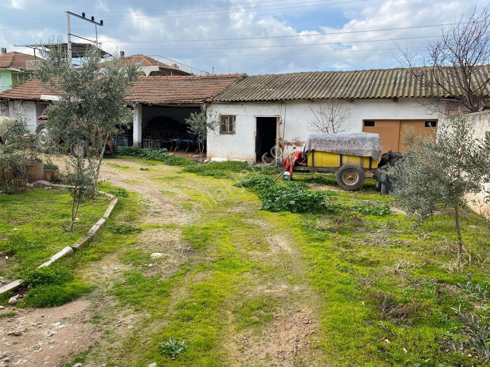 Salihli Mersindere Satılık Köy Evi Ağaoğlu Gayrimenkul'den Mersindere'de Satılık Geniş Avlulu Köy Evi