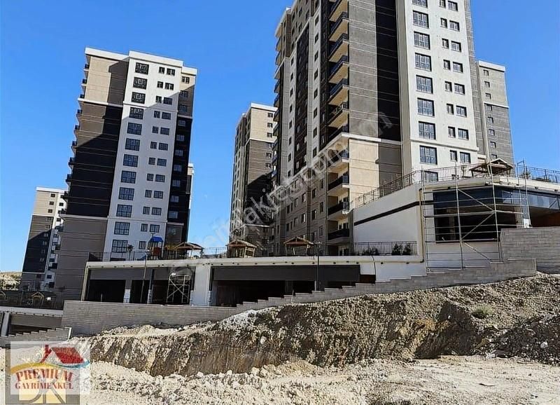 Başakşehir Güvercintepe Satılık Daire Kayapark Sakura Evleri Satılık Sıfır 2 Oda 1 Salon 75m2 Daire