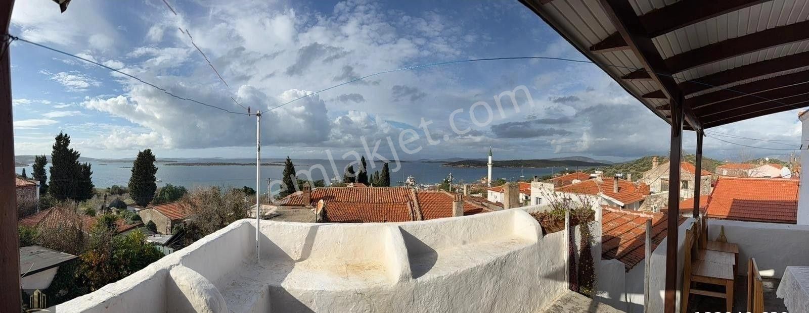 Çeşme Ildır'da Denize 250 Metre Bahçeli,şömineli 8+2 Satılık 2 Katlı Müstakil Rum Evi - Görsel 2