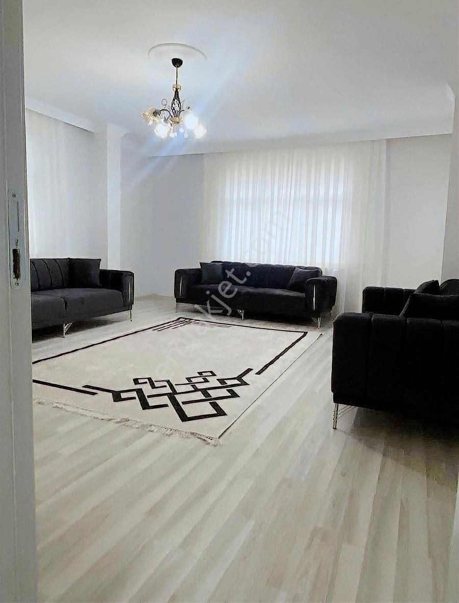 Ataşehir Örnek Kiralık Daire Eşyasız Verilecek. Merkezi Konum Çok Kullanışlı 3+1 Daireler