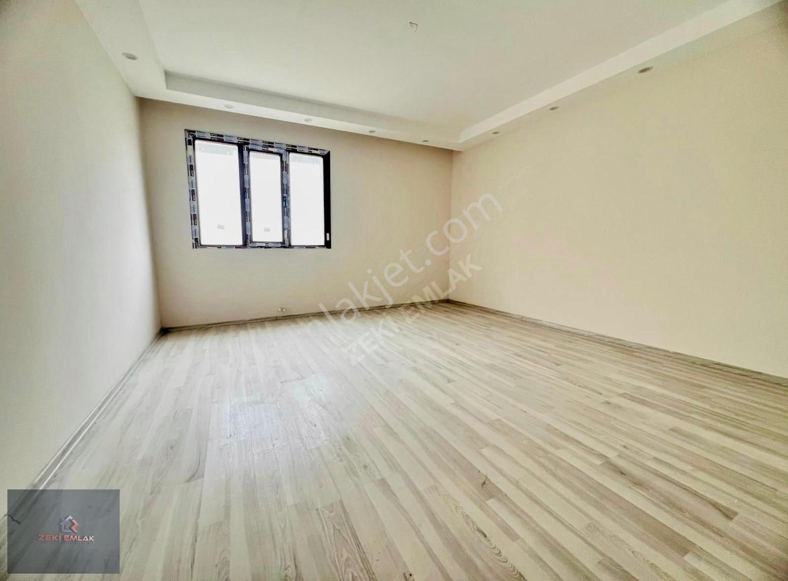 Yunusemre Muradiye Satılık Daire Zeki Emlak'tan Muradiyede Satılık 2+1 K.mutfak 115m² Sıfır Daire