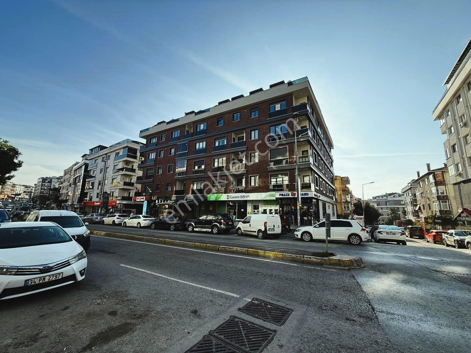 Maltepe Küçükyalı Satılık Daire İlke'den Minibüs Caddesi Üzeri Ön Cephe Lüks Yapıda 130m2 3+1!!