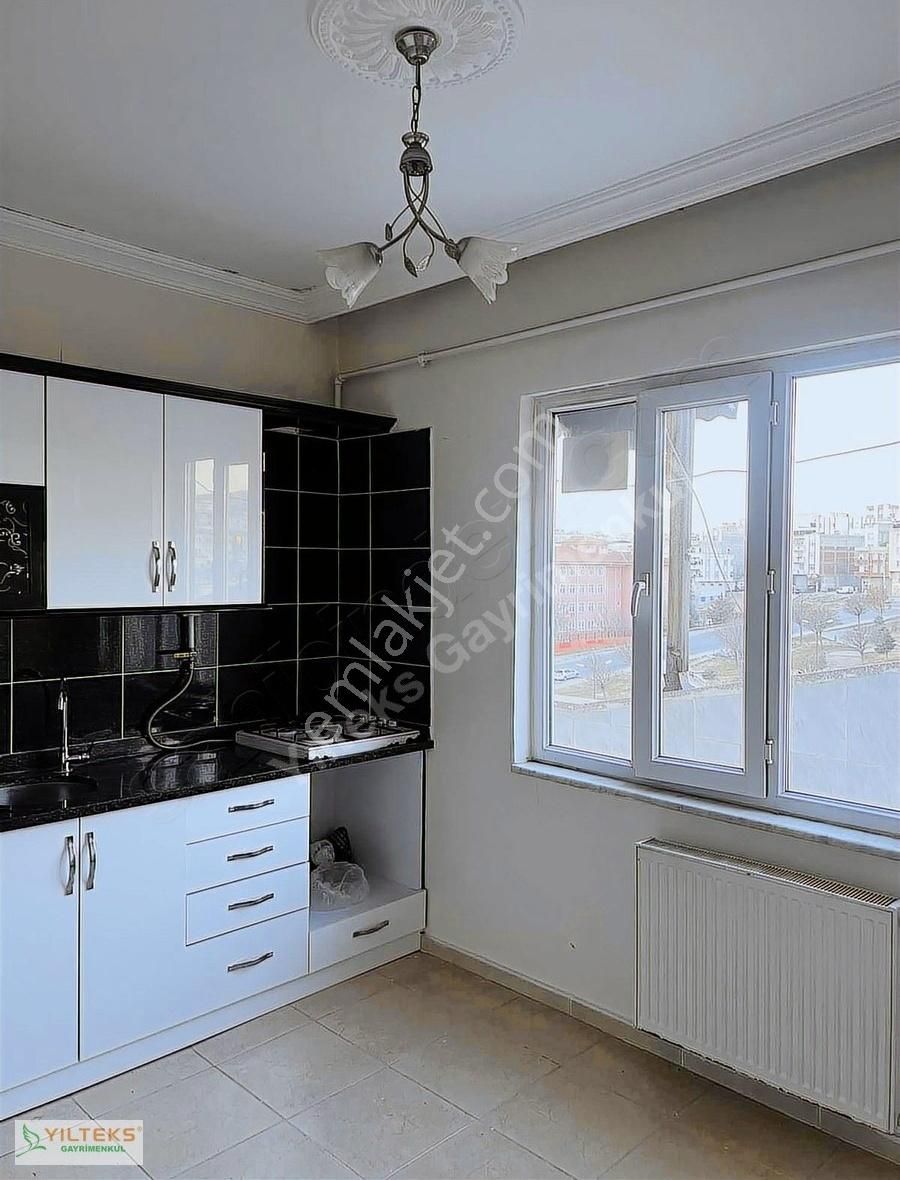 Şehitkamil Burak Kiralık Daire Gazikent'de Teras Kat 2+1 Kiralık Daire