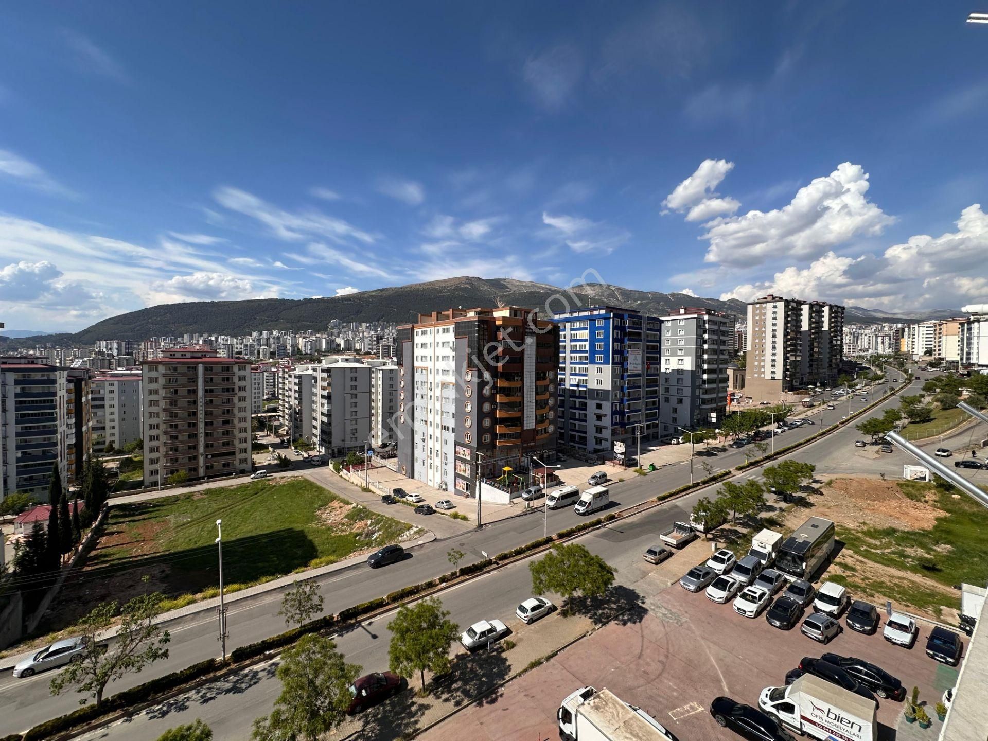 Cb' Den Boğaziçi Ana Cadde Üzeri Kiralık 4+1