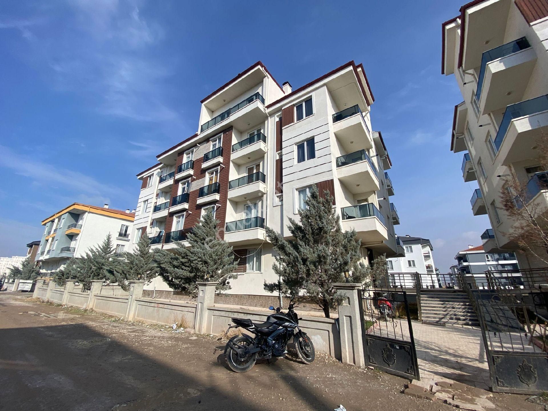 Aksaray Aratol İstiklalde İnci Market Arkası Anayola Yakın Eşyalı 1+1 Kiralık Temiz Daire
