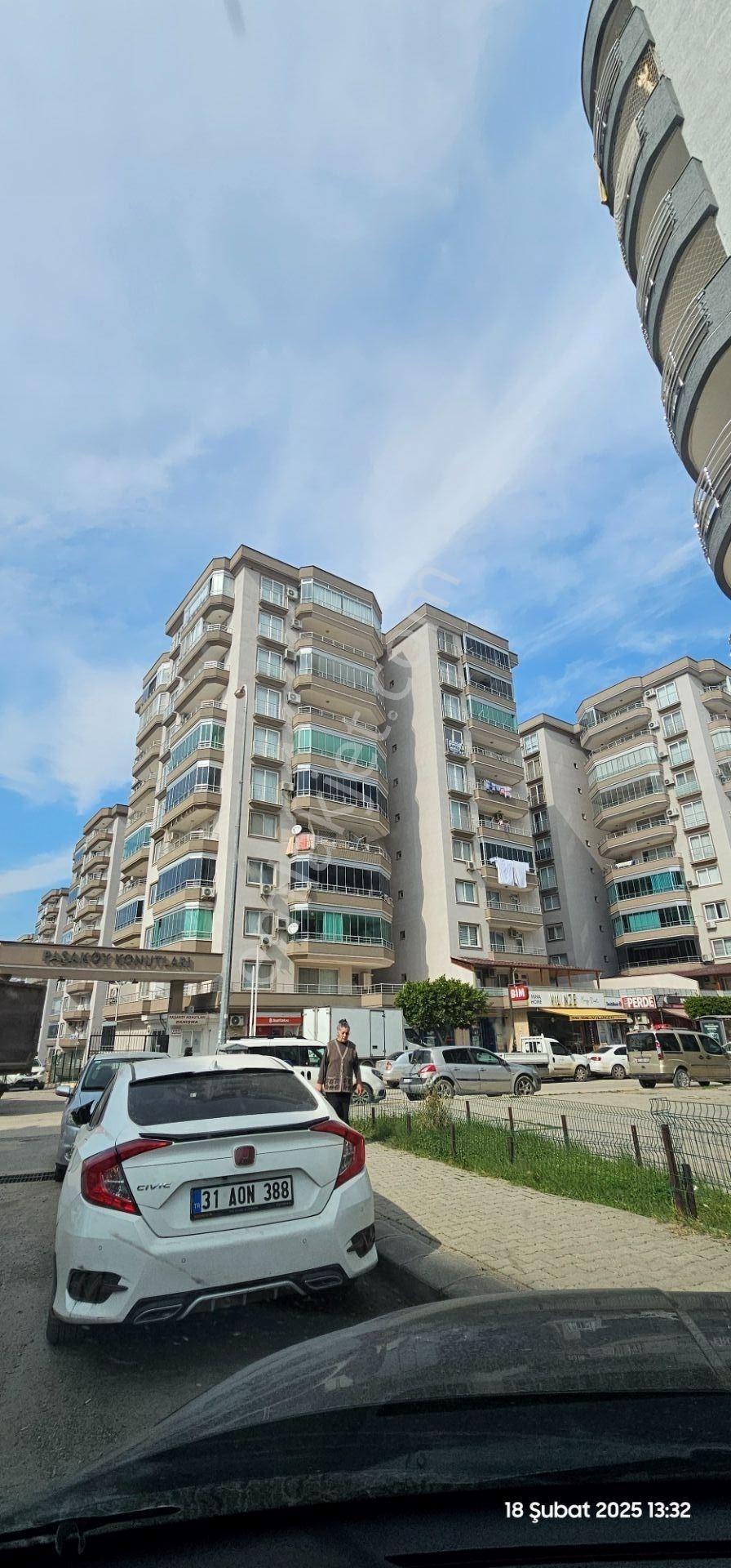 İskenderun Sakarya Kiralık Daire Akg'den Sakarya Mahallesi'nde Paşaköy Sitesi'nde 3+1 Kiralık Ev