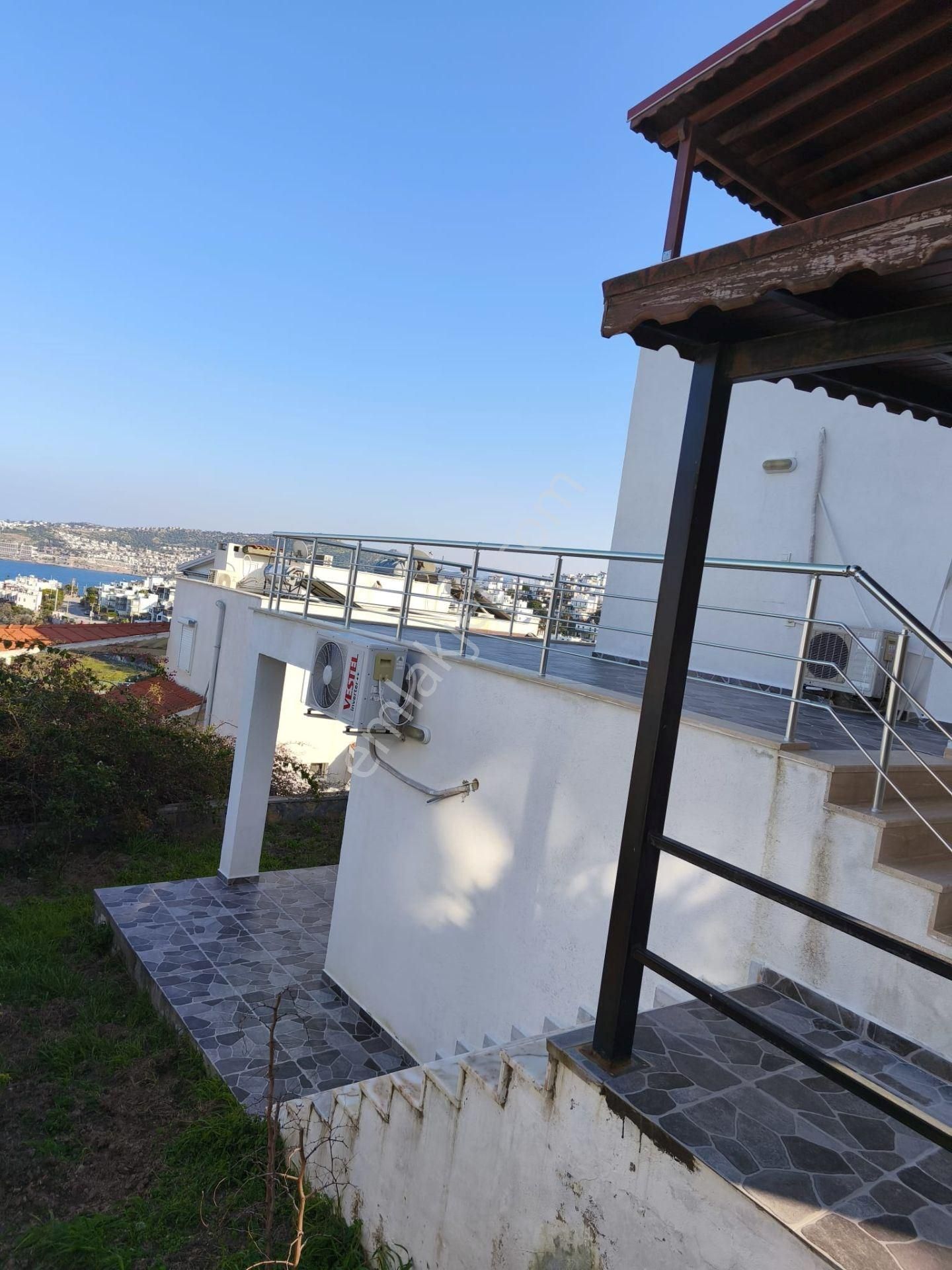 Kapanmaz Deniz Manzaralı Villa