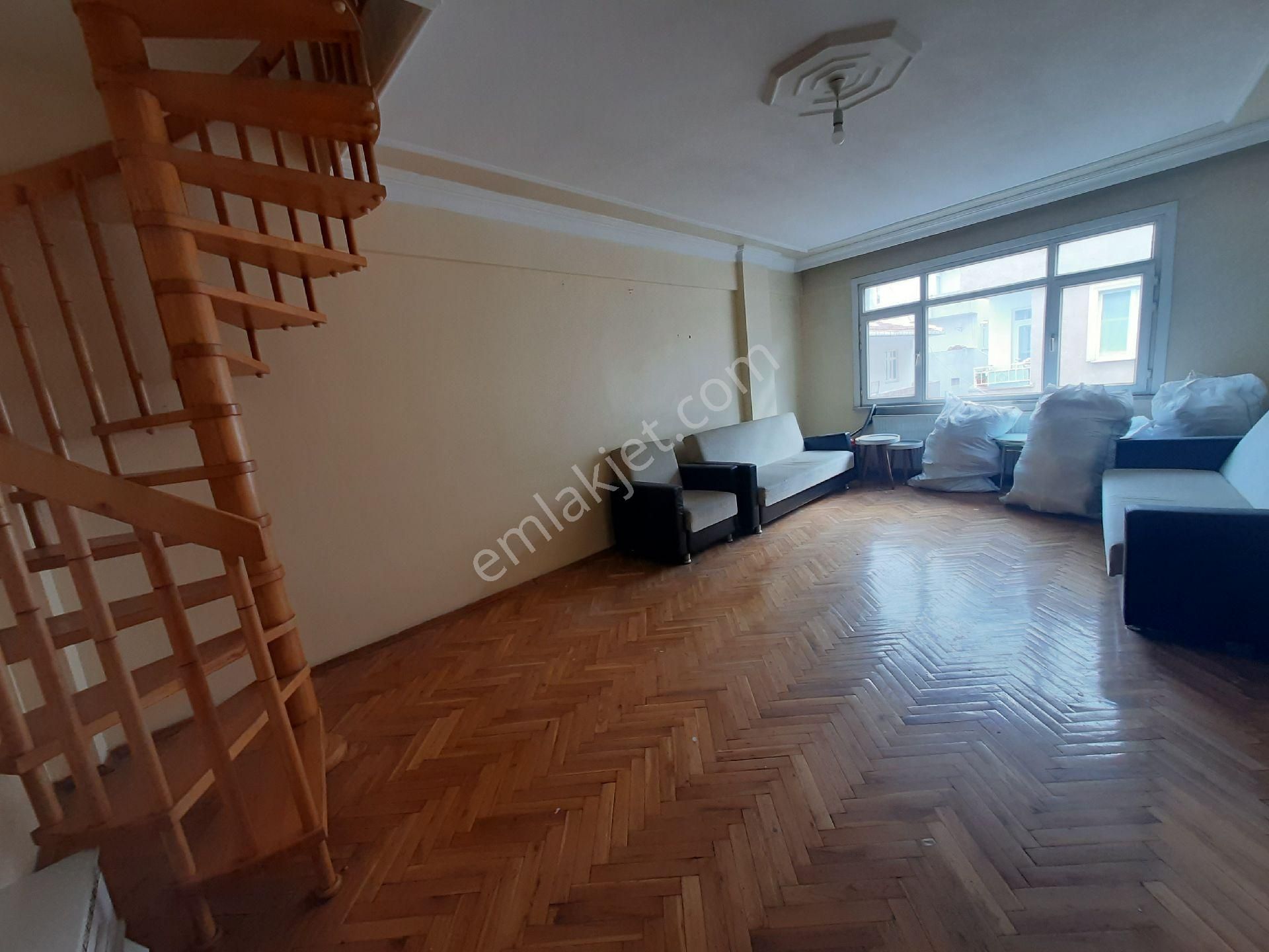 Bahçelievler Hürriyet Kiralık Daire Hürriyet Mahallesinde 150m2 2+2 Dubleks Kiralık Daire