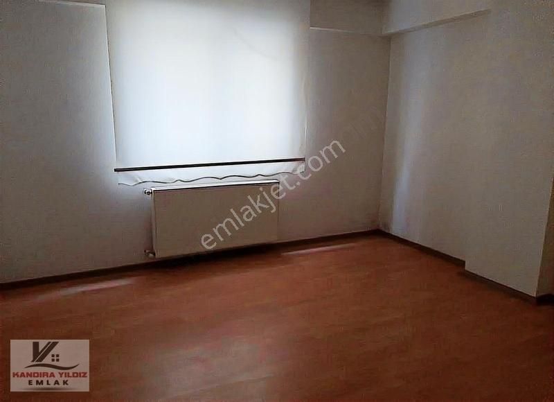 Üsküdar Cumhuriyet Kiralık Daire Cumhuriyet Mahallesinde Geniş 2+1 100 M2 1.kat'ta Daire