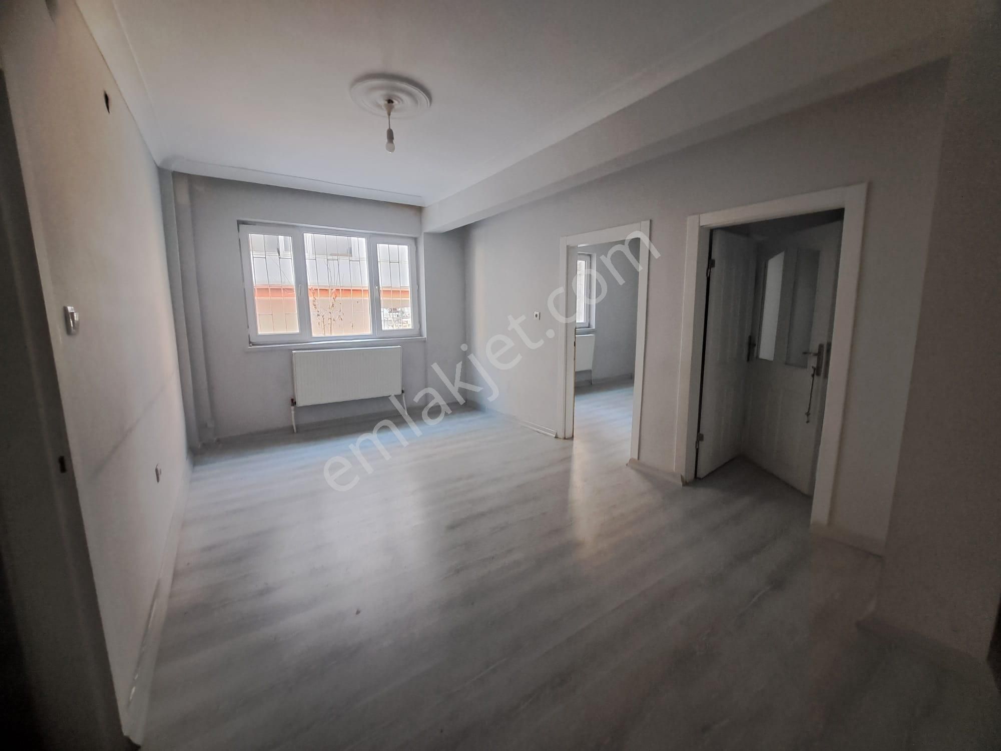 Çankaya Harbiye Kiralık Daire Önaldan Ankara Çankaya Dikmen Salkım Söğüt Caddesi Üzeri 2+1 Bahçe Çıkışlı