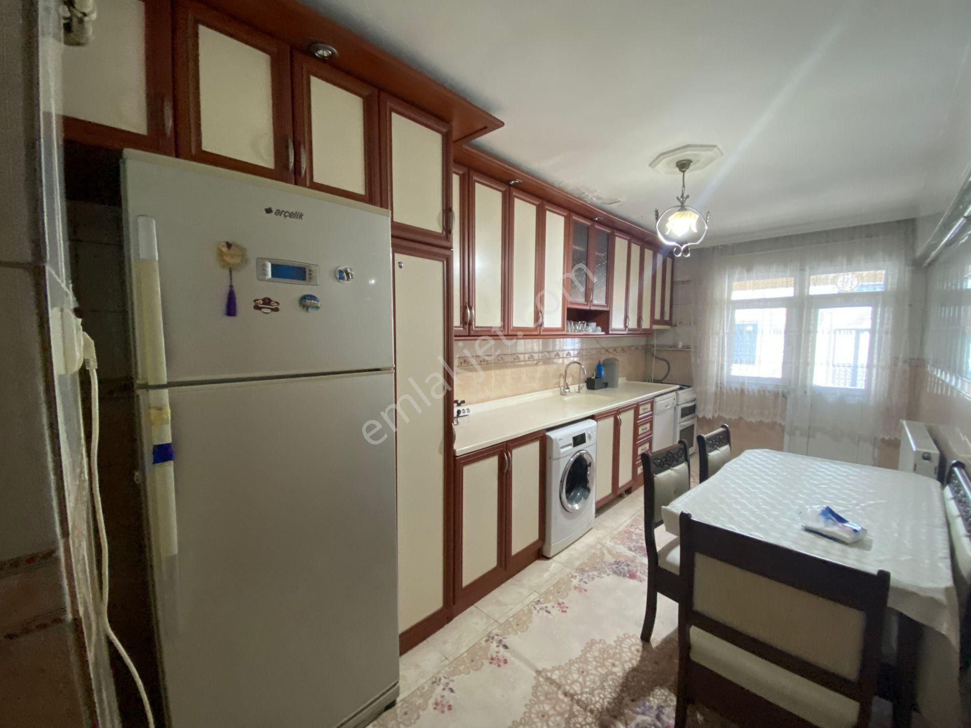 Avrupa Emlak Tan Eşyalı Kiralık Daire,bağcılar Kemal Paşa Mh 125m²3+1 3.kat,tem Yan Yol Otobüs Durak