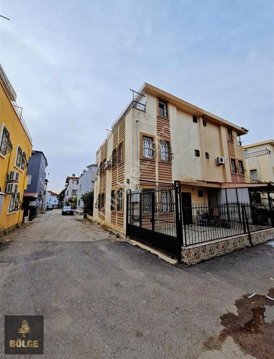 Seyhan Bahçeşehir Satılık Villa Bölge'den Bahçeşehirde Site İçerisinde Triplex 4+1 Villa