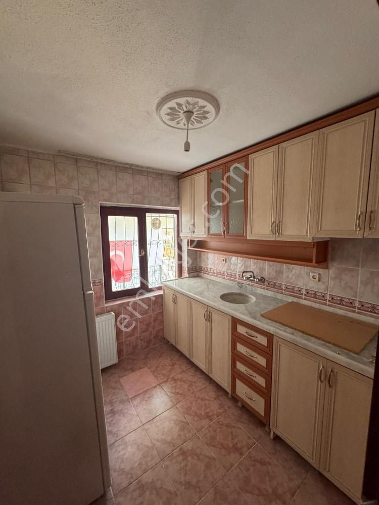 Maraşalda 1+1 Yüksek Giriş Depolu Ulaşımın Dibi