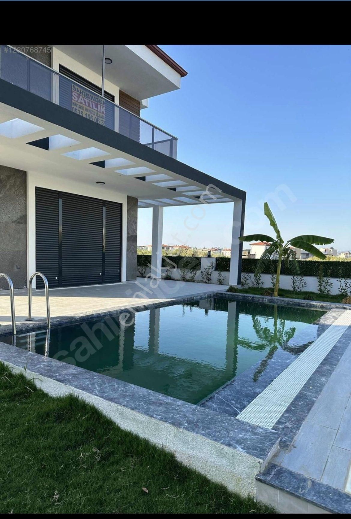 Güzelçamlı'da Özel Havuzlu 4+1 Satılık Villa