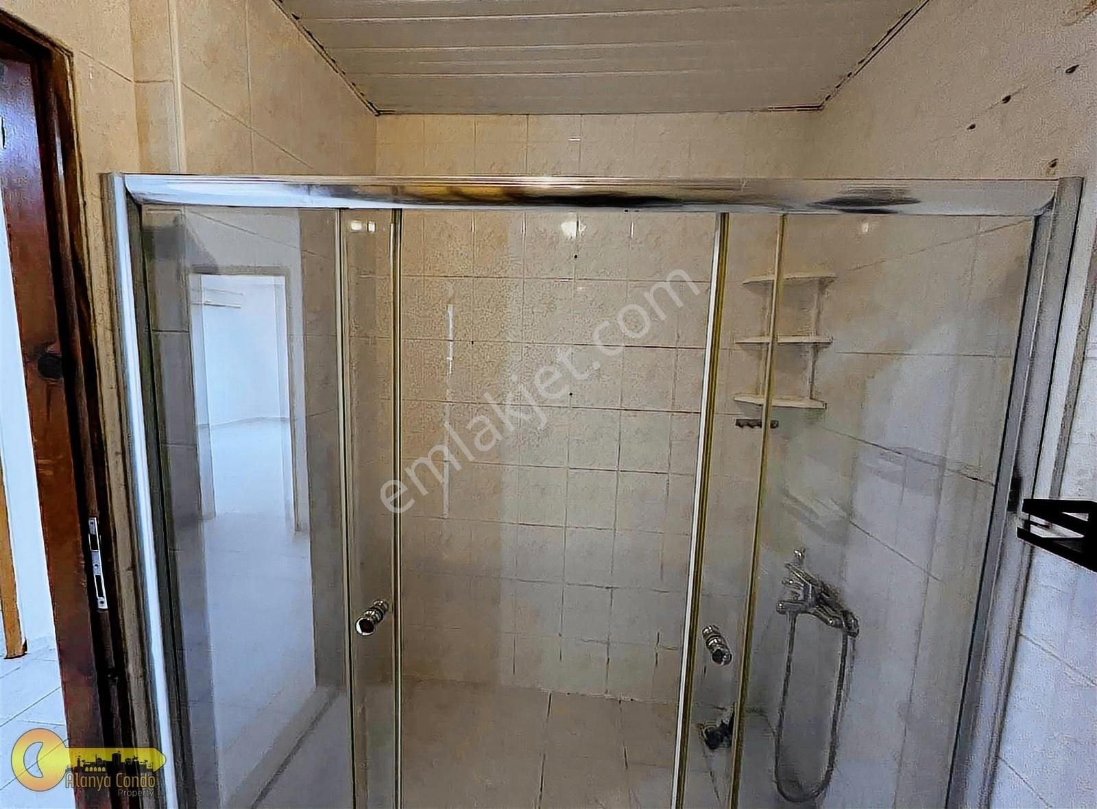 Alanya Şekerhane Kiralık Daire Merkezde 2 + 1 Ayrı Mutfak Cuma Pazarı Karatay Ayakkabı Üstü