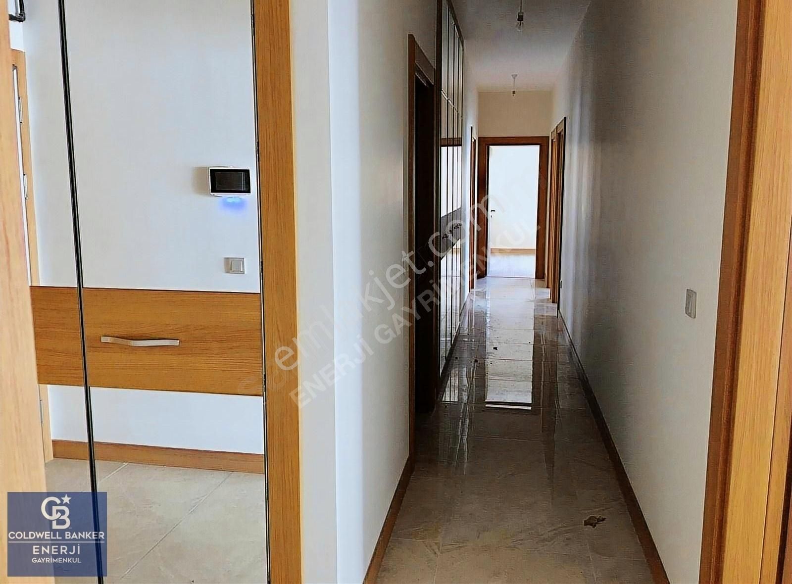 İstanbul Başakşehir Site İçerisinde Satılık Daire Bahcekent Avrupark 651 Ada 4+1 Satılık Daire ,full Peyzaj Manzar