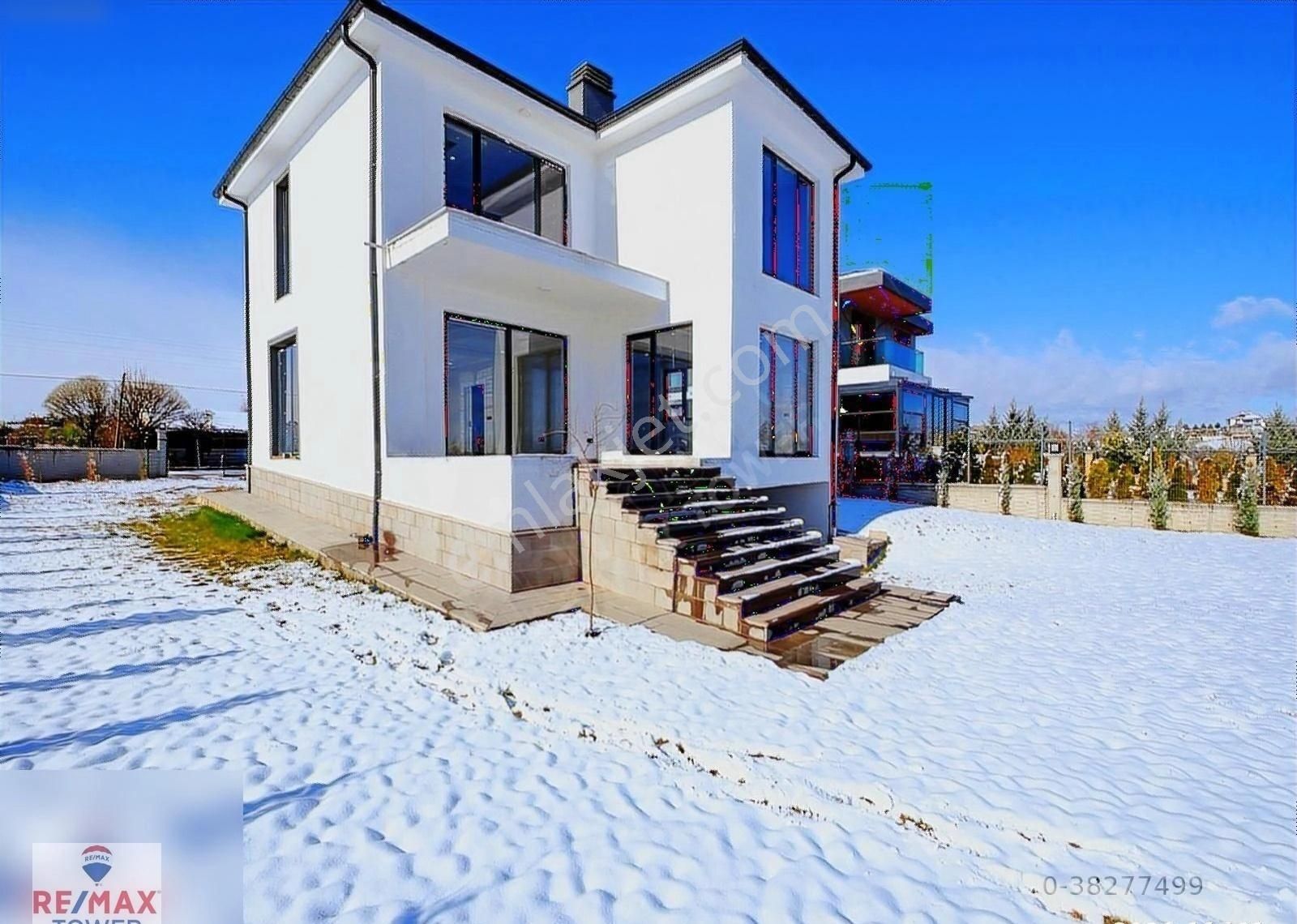 Gölbaşı Hacıhasan Satılık Villa Hacıhasanda Cadde Üzeri 330 M2 Triplex 5+1 Villa