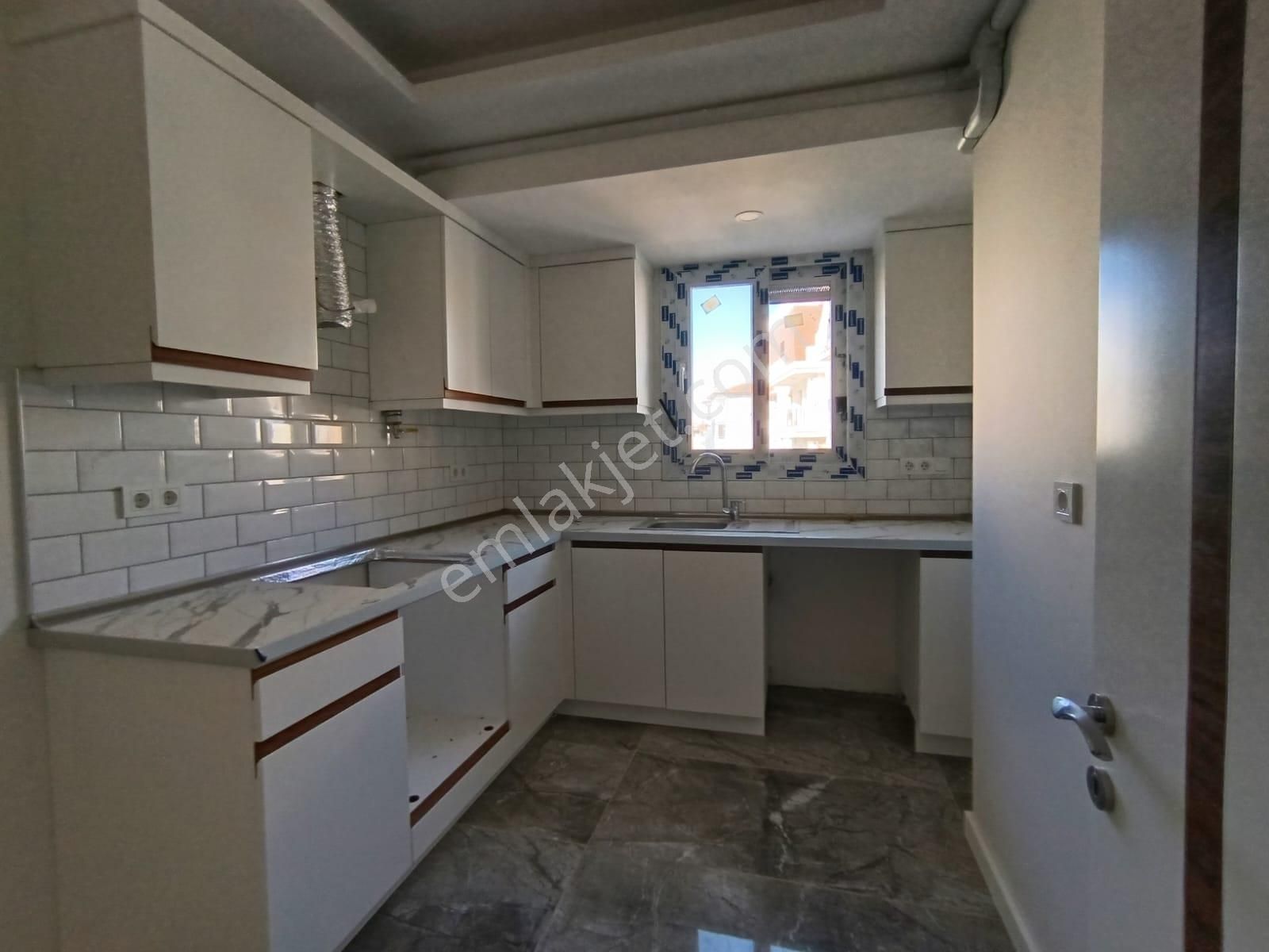 Salihli Kurtuluş Satılık Daire Manisa Salihli'de Satılık 2+1 Özel Otoparklı Daire