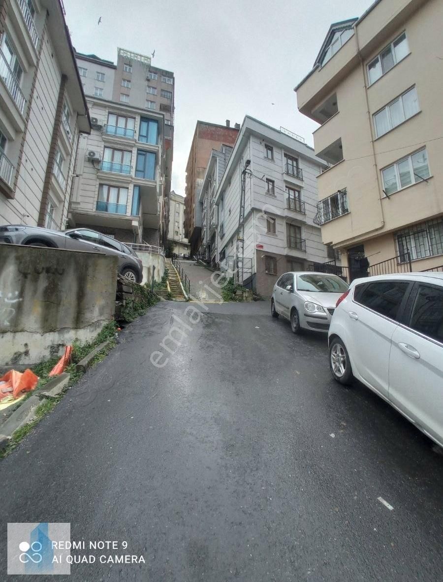 Şişli Mecidiyeköy Satılık Daire Mecidiyeköy Ağa Sokak Acil Satılık 2+1,75 M2, 6. Kat Daire