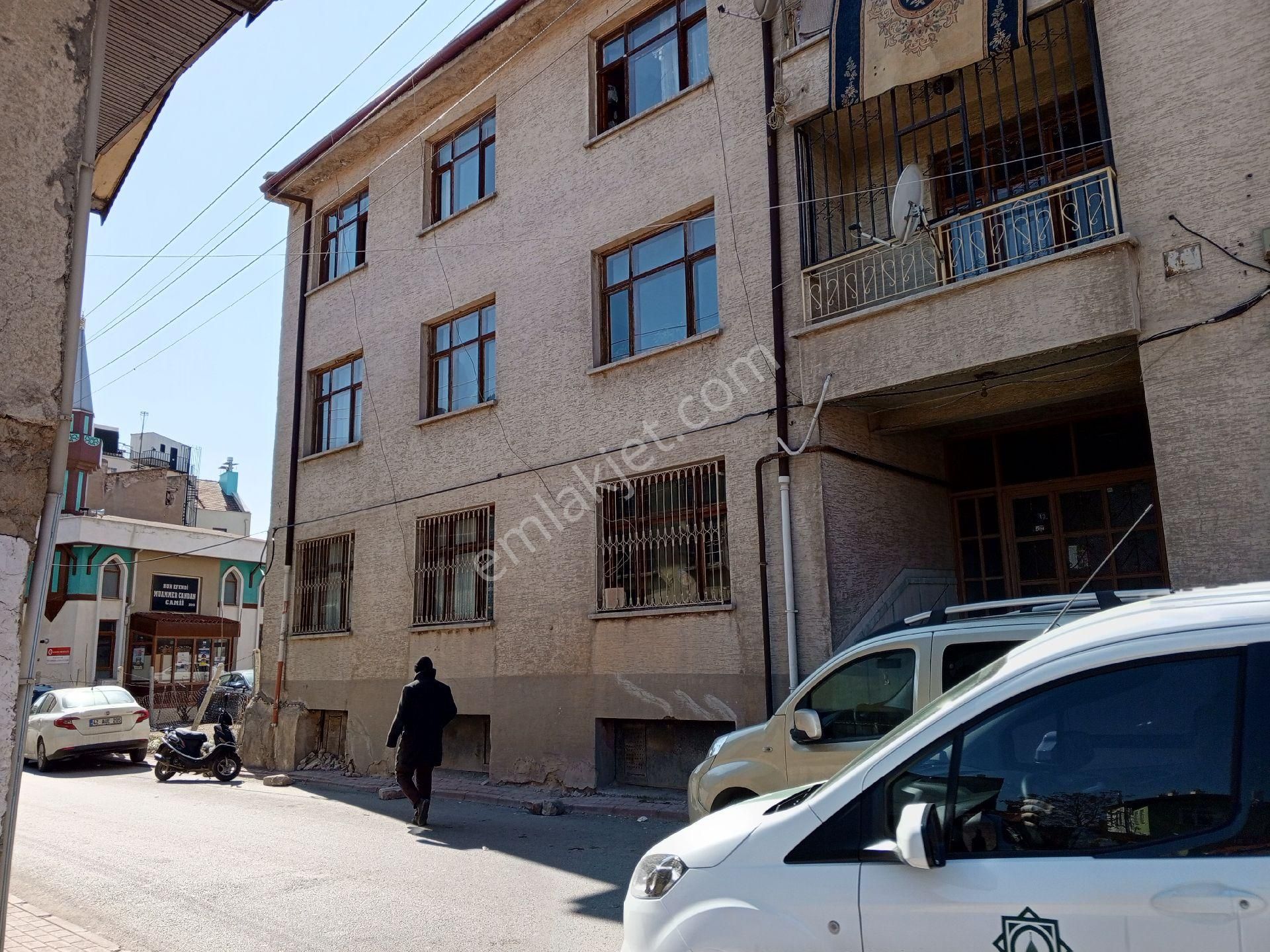 Karatay Aziziye Satılık Daire Konya Karatay Azızıye Mah. 190 M2 3+1 Satılık Daıre