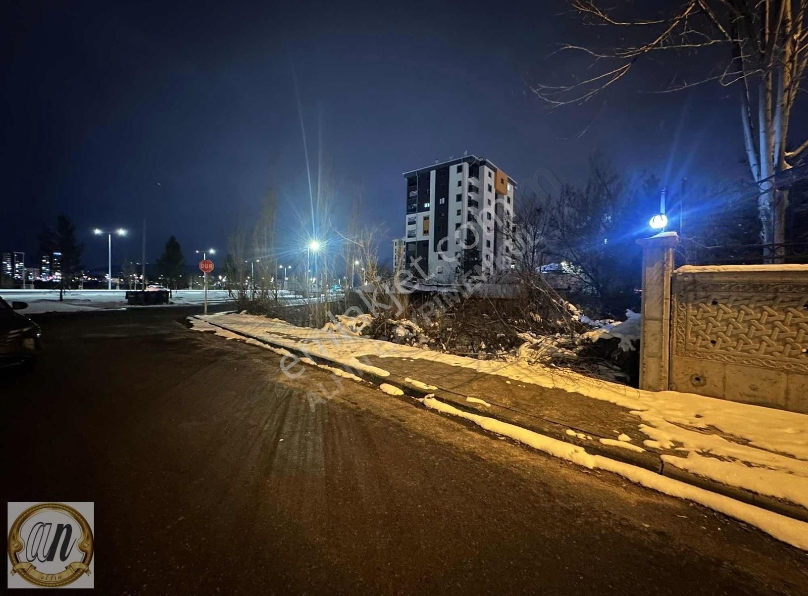 Sivas Merkez Kardeşler Satılık Konut İmarlı Alfin Gayrimenkulden Caddede Köşe Konut İmarlı Manzaralı Arsa!!