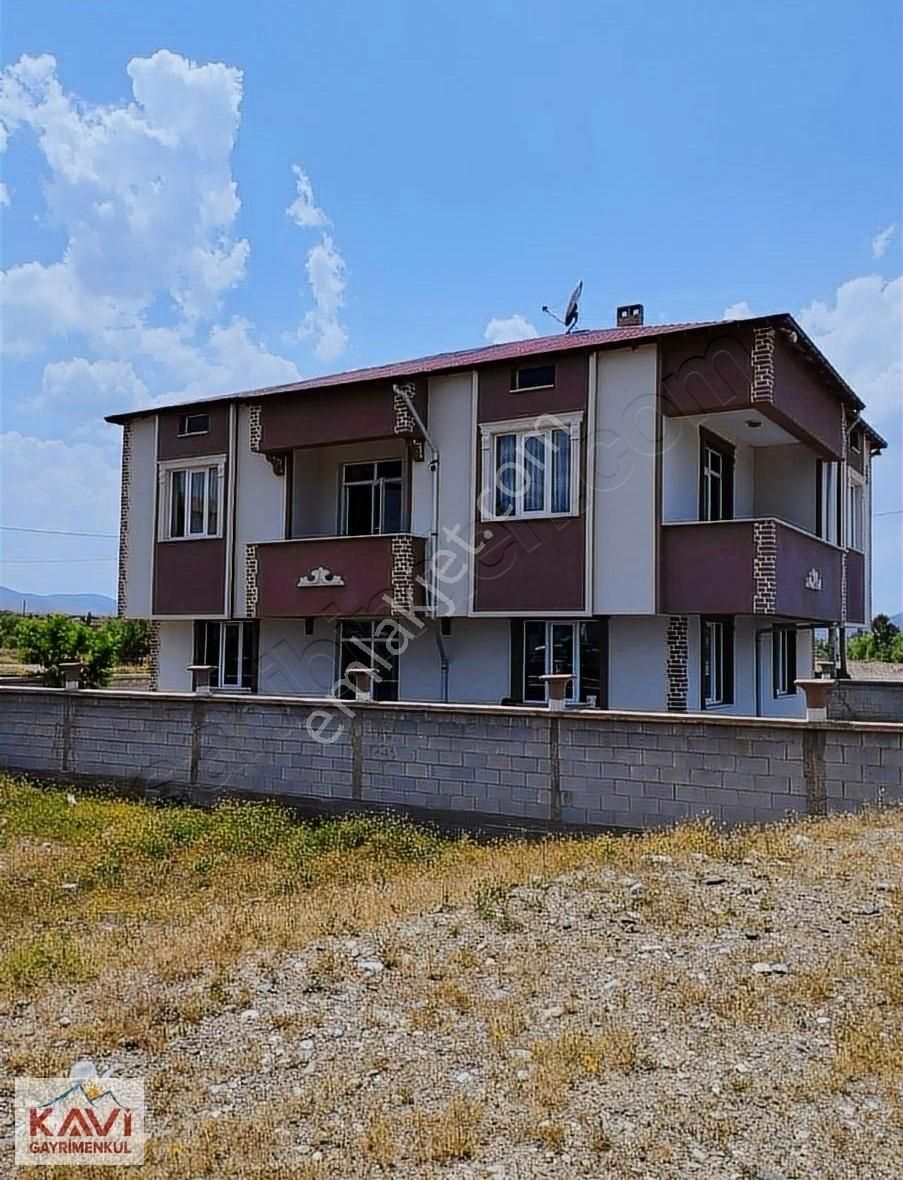 Kelkit Cumhuriyet Kiralık Daire Kavı Gayrimenkulden Gümüşhane Kelkit Te Kiralık 3+1 Bahçeli Dair