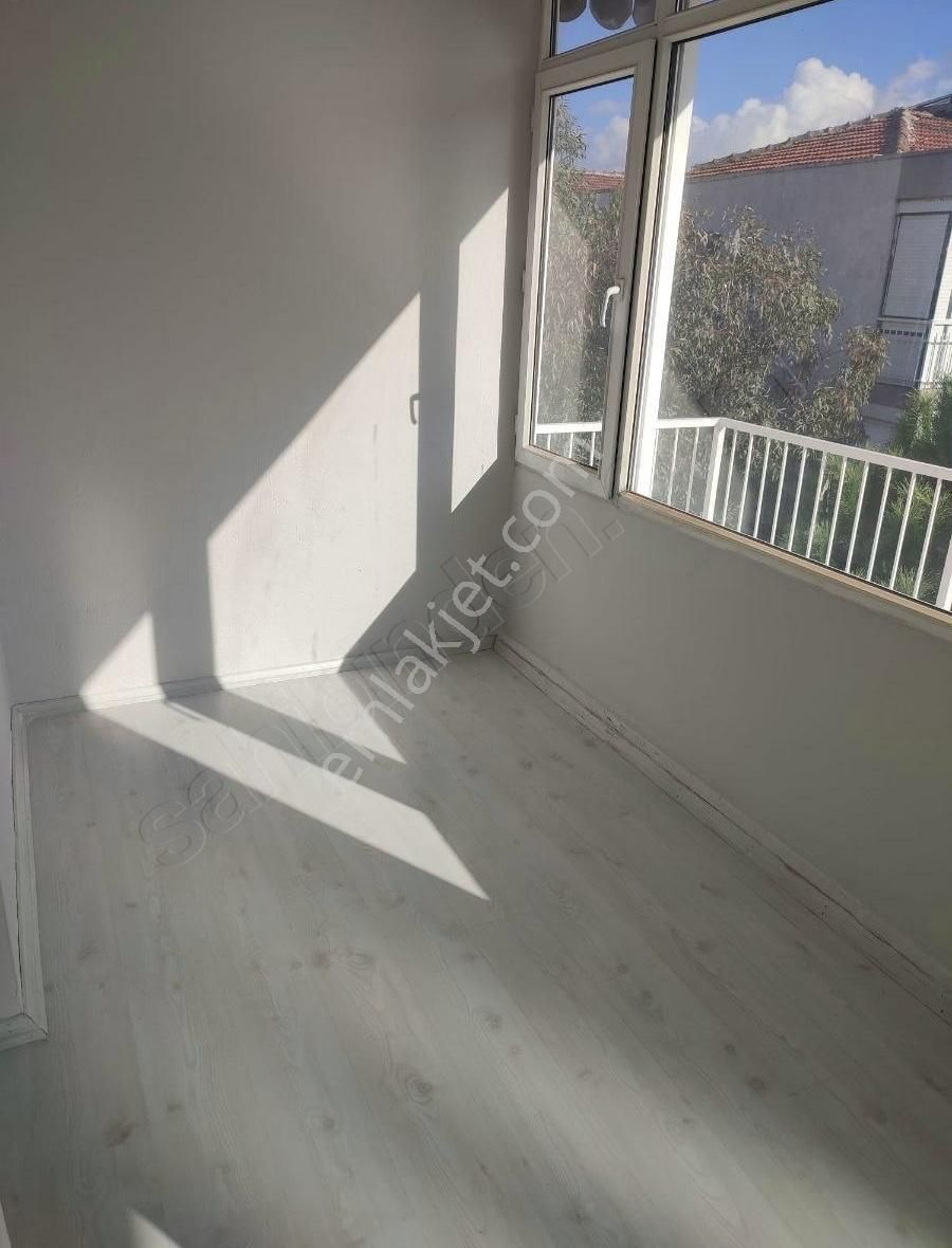 Karşıyaka Bostanlı Kiralık Daire Bostanlı Merkezde Teraslı