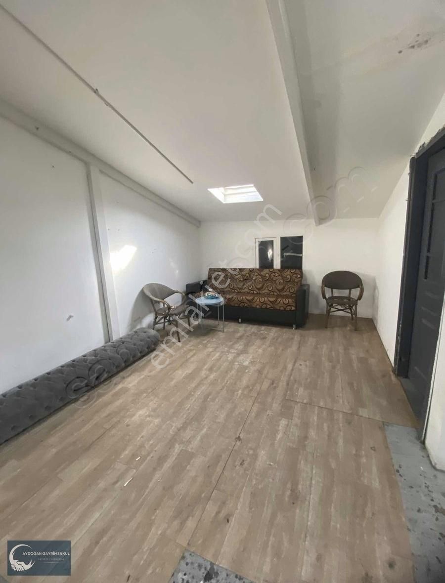 İstanbul Güngören Kiralık Atölye Asansörlü Binada 70 M2 Çatı Katı İş Yeri