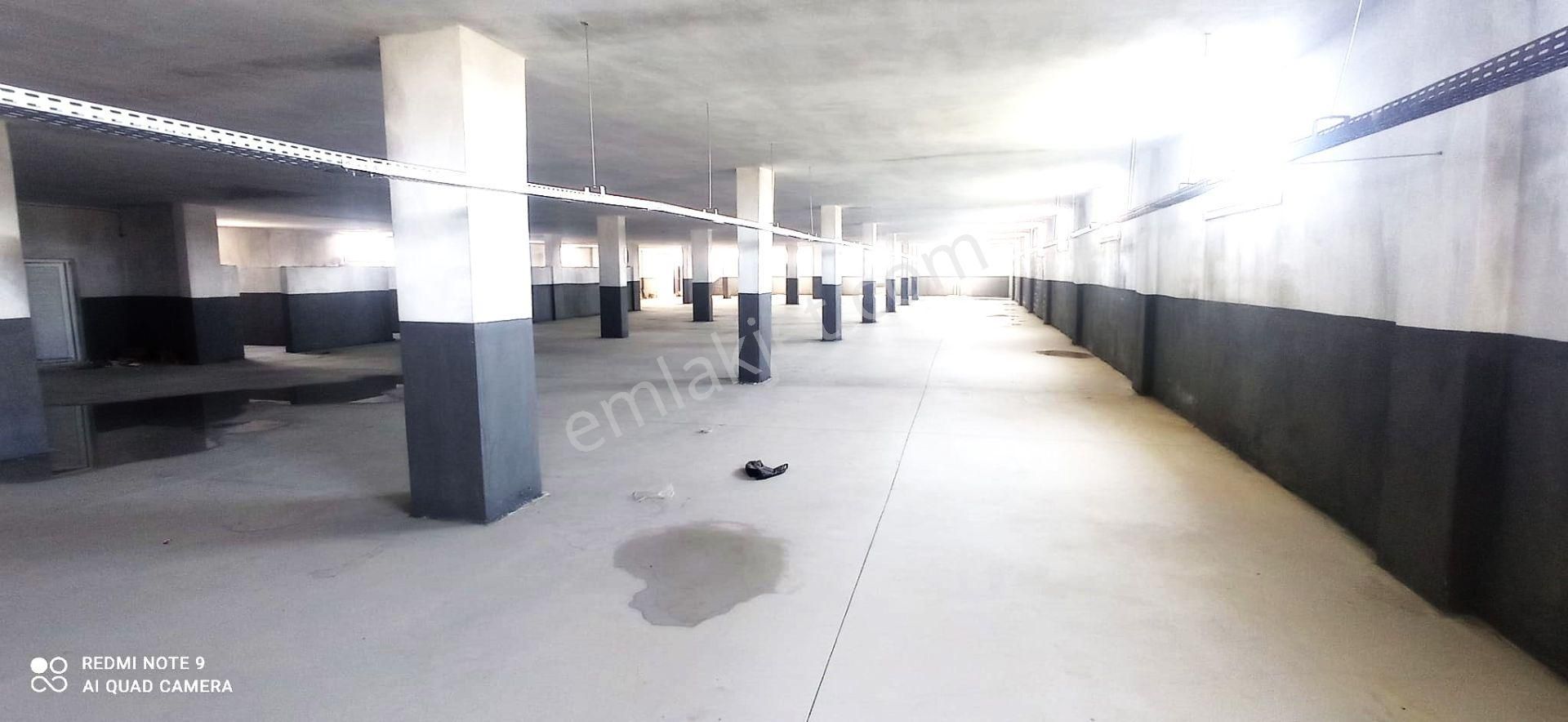 Zorlu Gayrimenkul'den Güzelevler Mah'de 1200m2 Kiralık Depo - Görsel 4