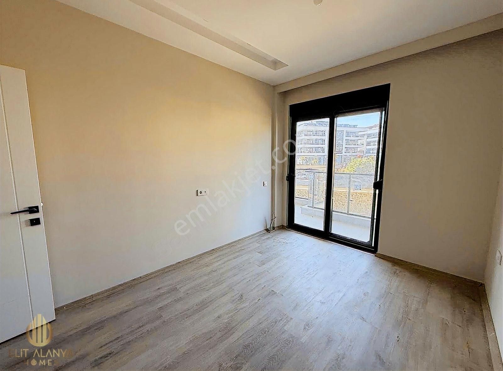 Alanya Oba Kiralık Daire Alanya Çarşamba Mahallesinde Yeni Binada Kiralık 1+1 Havuzlu