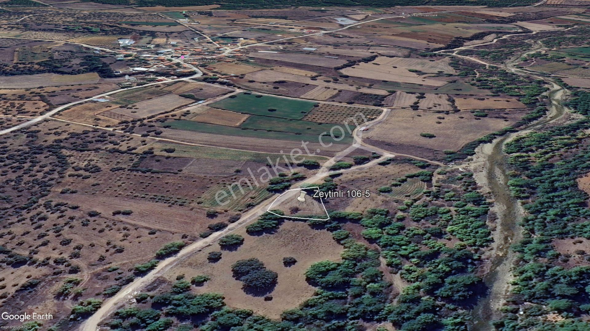 Bayramiç Zeytinli Köyü Satılık Tarla Çanakkale Bayramiç Zeytinli Köyünde Yola Cephe 1.700 M2 Tarla