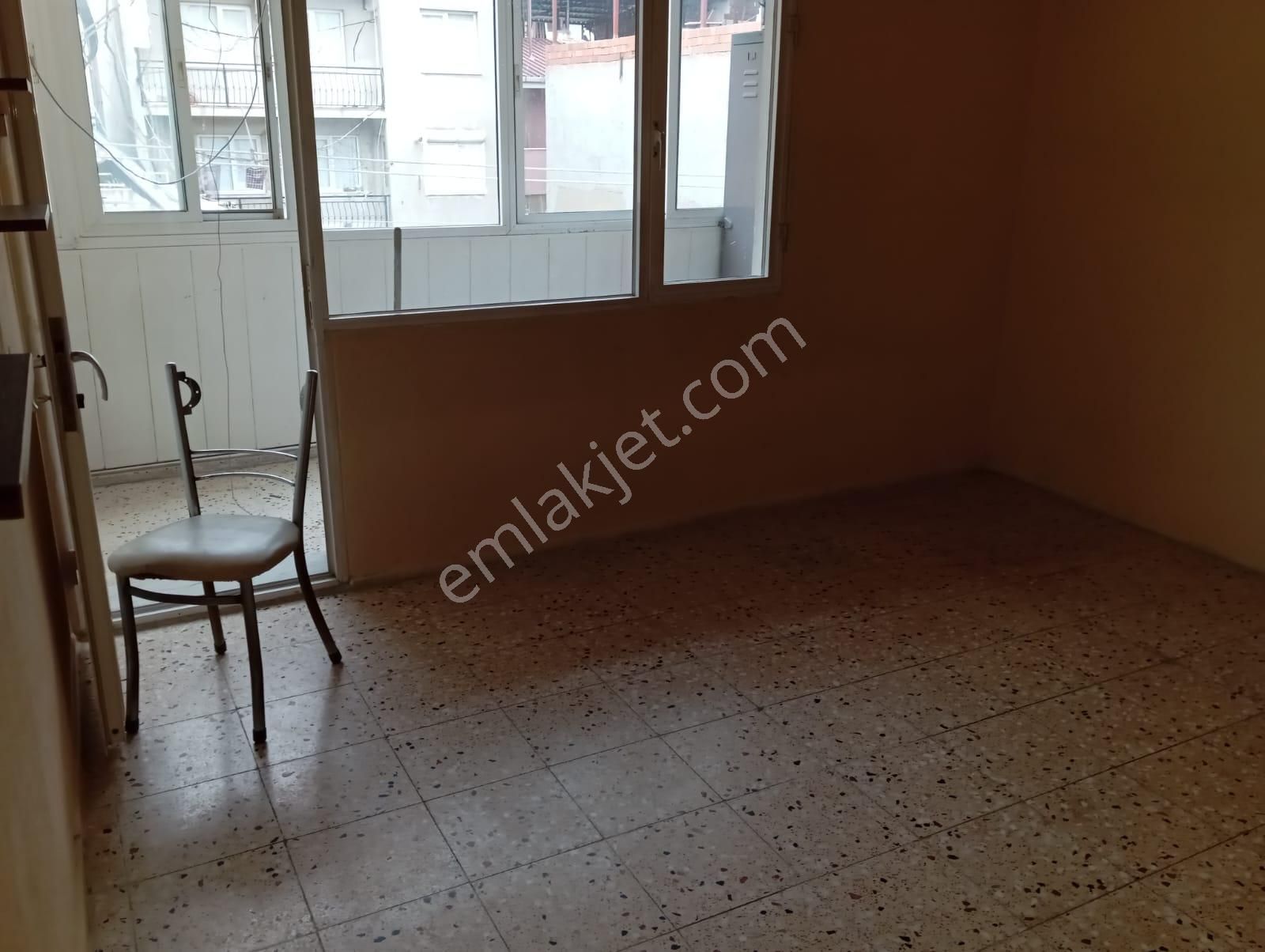 Karabağlar Yunus Emre Kiralık Daire Karabağlar Yunus Emre Mah. 2+1 95 M2 Kiralık Ev