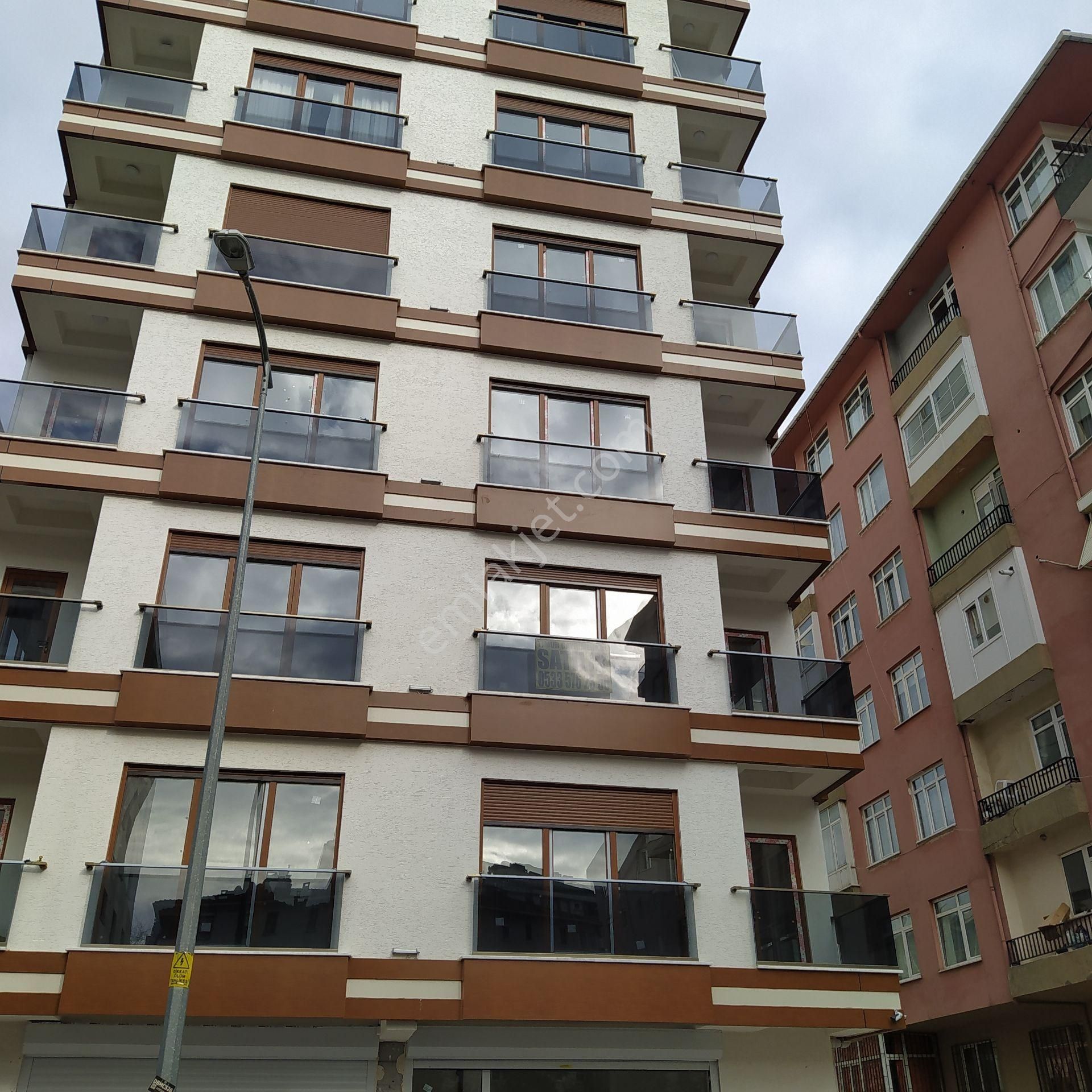 Kadıköy Göztepe Kiralık Daire Göztepe Özgürlük Parkına Yakın Sıfır 3+1 Kombili Ön Daire.