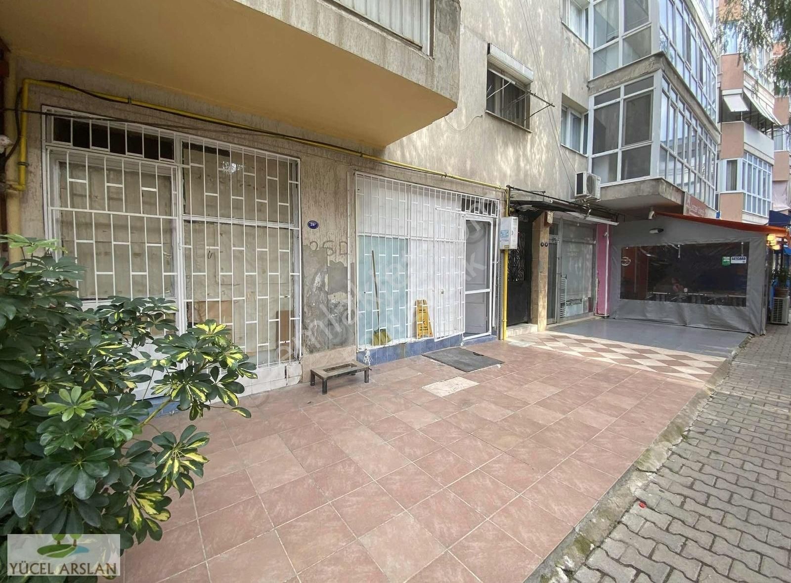 Karşıyaka Yalı Satılık Dükkan & Mağaza Atakent Yalı Mahallesi Merkezi Konumda Satılık 45 M2 Dükkan