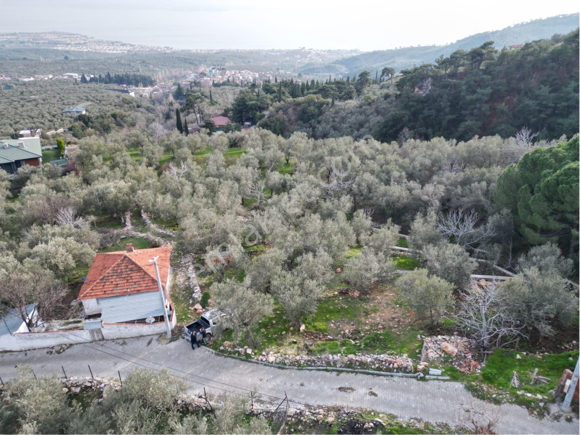 Edremit Avcılar Satılık Konut İmarlı Köşk Emlak'tan Avcılar'da %40 İmarlı - 2 Kat (730m2) Deniz Manzaralı Arsa