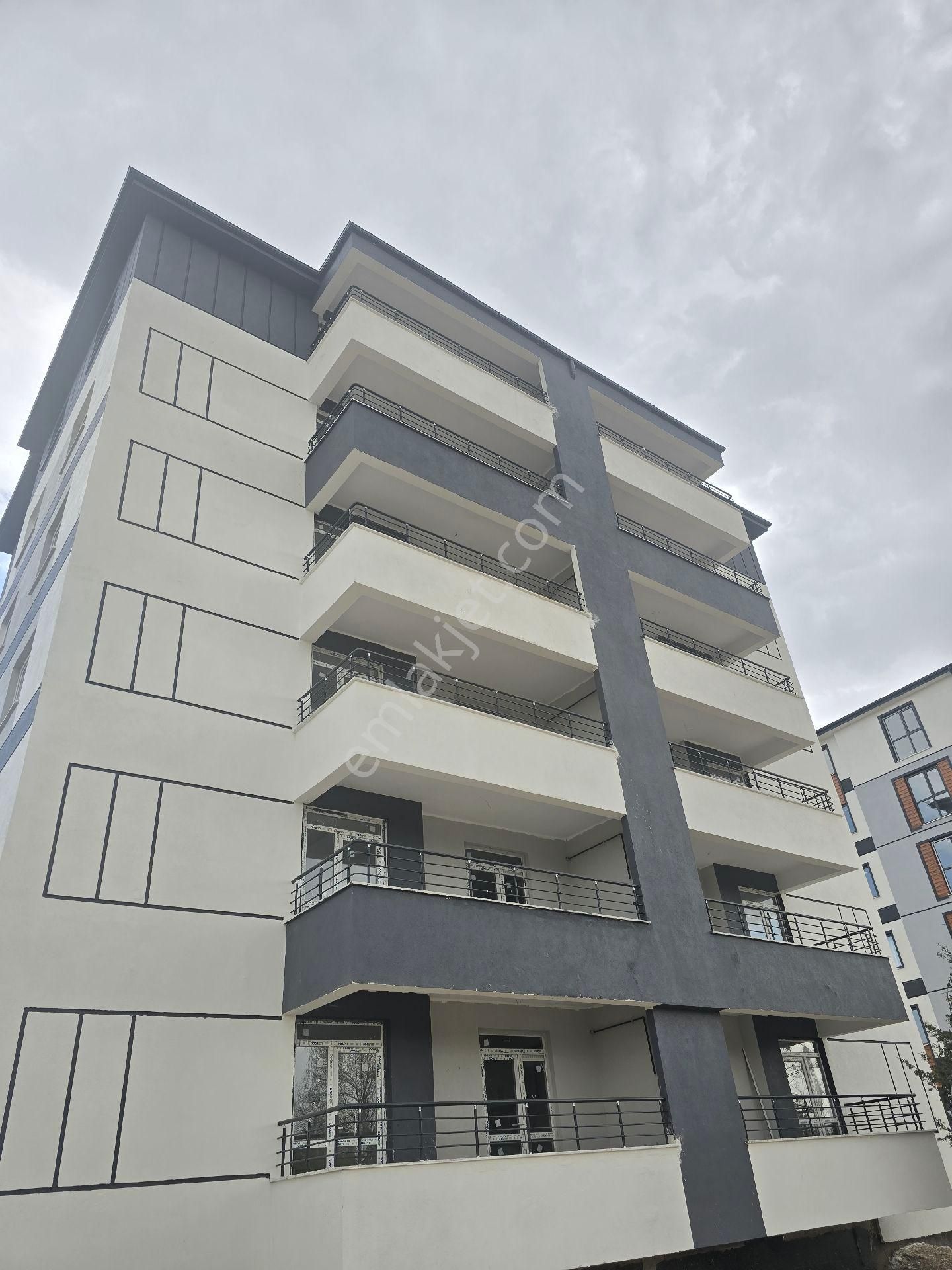 Selim Sultan Mh Go Petrol Arkası Site İçi Arakat Lüx 3+1 Dairemiz Satılık