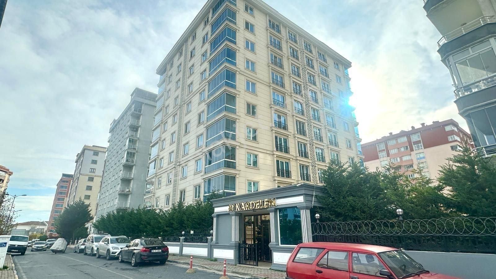 Beylikdüzü Marmara Satılık Daire Beylikdüzü Marmara Mahallesinde Satılık 3+1 160 M2 Ay Kardelen Sitesi Marmara Palas Ta Satılık Daire